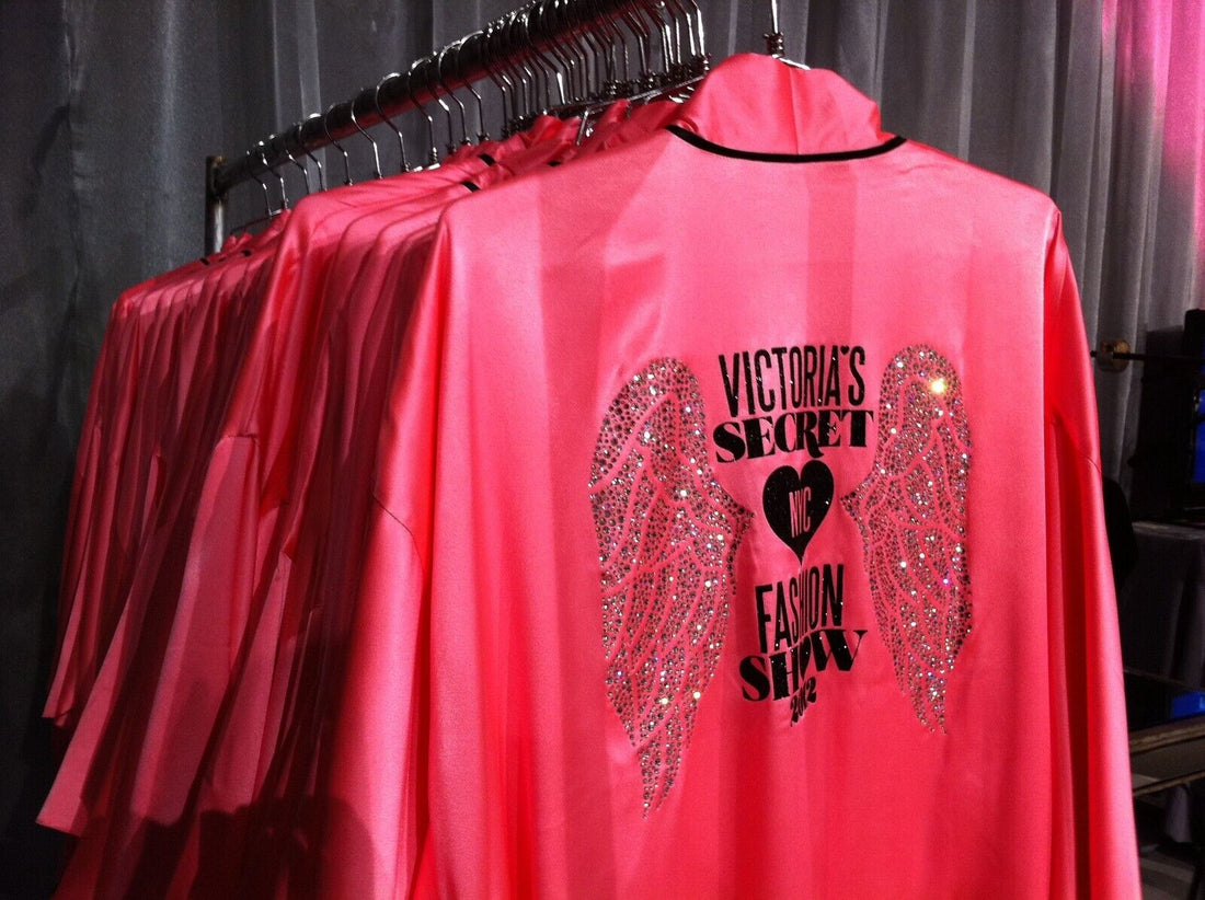 Victorias Secret 2012 FASHION SHOW Limited Edition Robe Kimono Hot Pink Bling