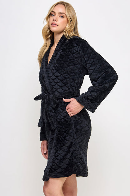 BeWicked Ariel Robe Jacquard Plush Long Sleeve with Pockets Black