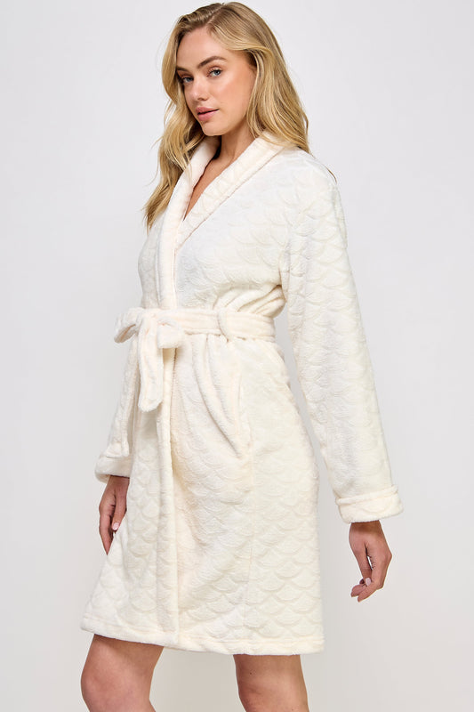 BeWicked Ariel Robe Jacquard Plush Long Sleeve with Pockets Cream