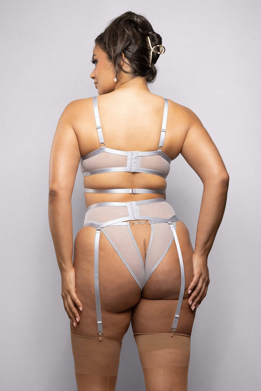 Fantasy Radiance Diamond Bra, Garter Belt & Panty Set Queen