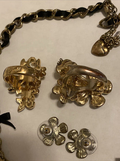 Betsey Johnson Y2K Vintage Jewelry Set – Floral Charm Necklace, Earrings, Ring