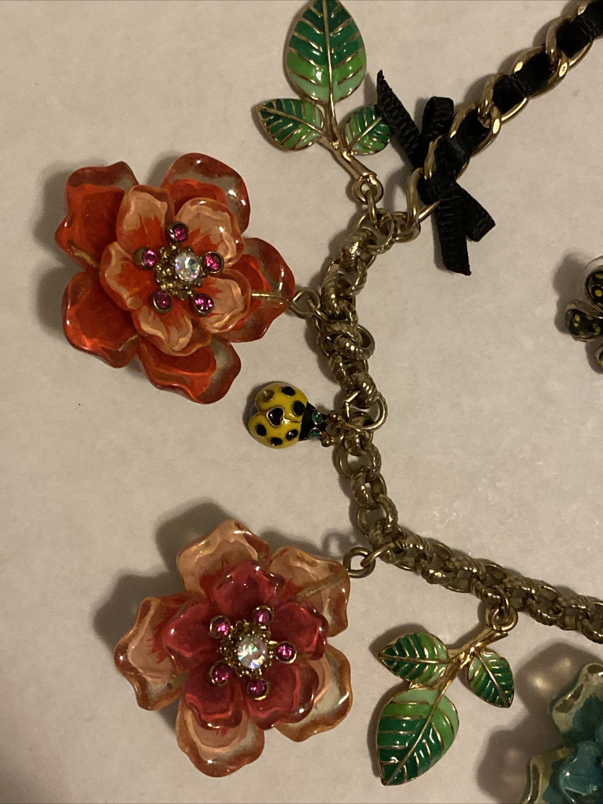 Betsey Johnson Y2K Vintage Jewelry Set – Floral Charm Necklace, Earrings, Ring