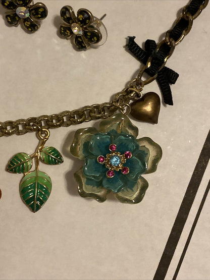 Betsey Johnson Y2K Vintage Jewelry Set – Floral Charm Necklace, Earrings, Ring