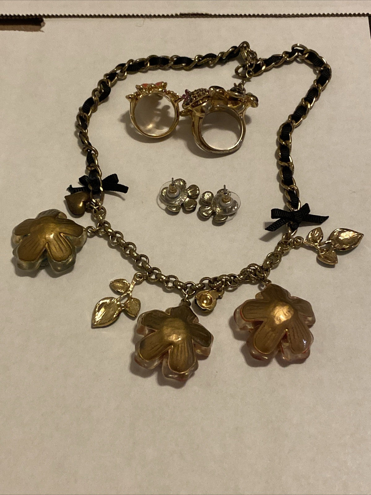 Betsey Johnson Y2K Vintage Jewelry Set – Floral Charm Necklace, Earrings, Ring