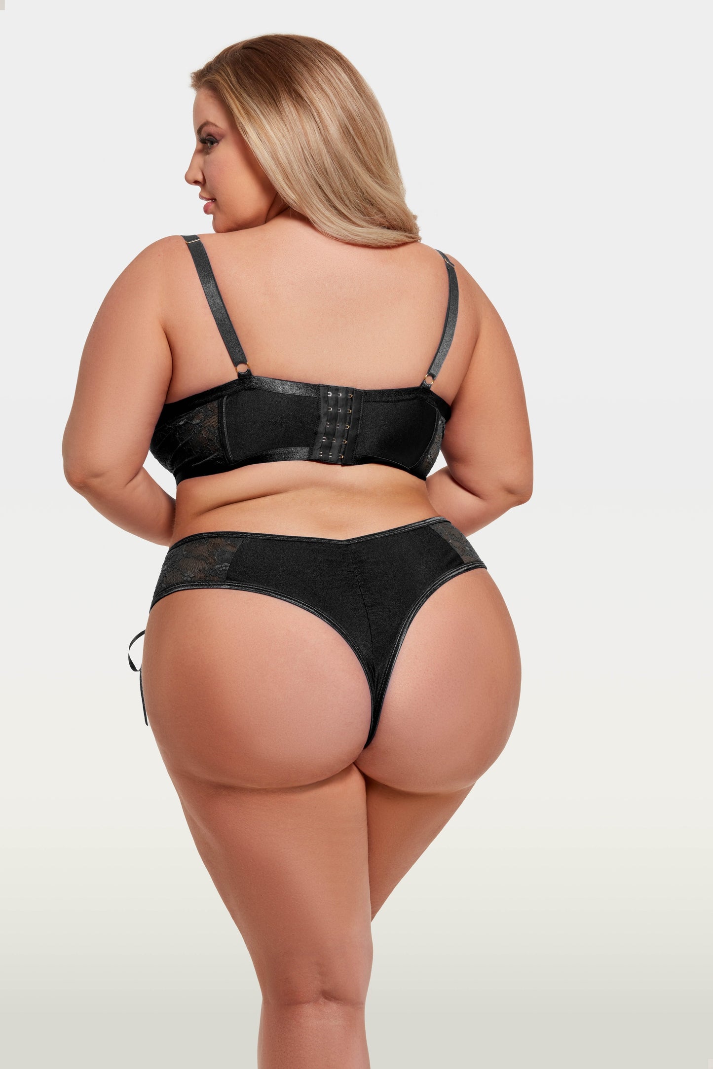 House of Desire Gia Lace Open Cup Bra & Panty Set