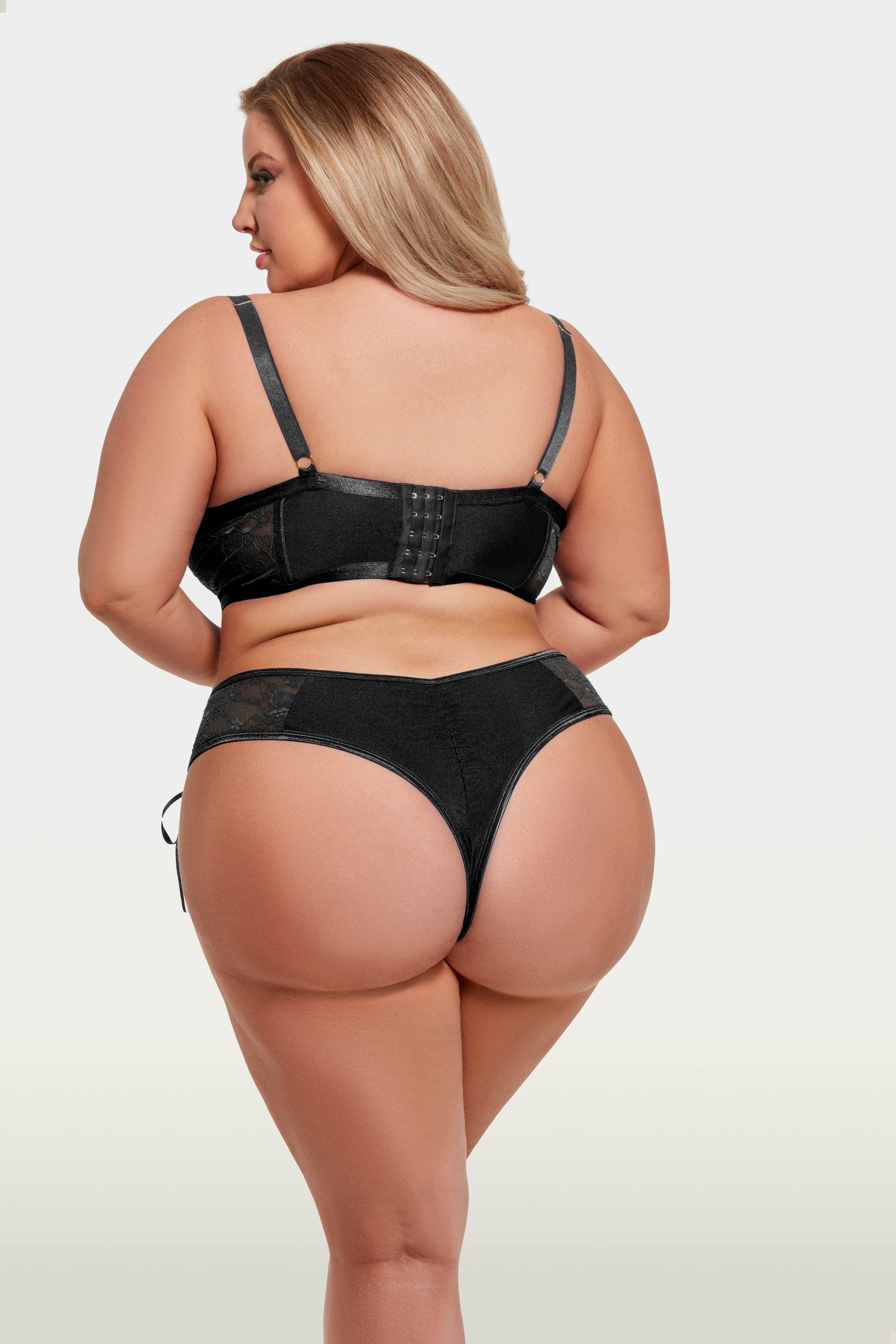 House of Desire Gia Lace Open Cup Bra & Panty Set