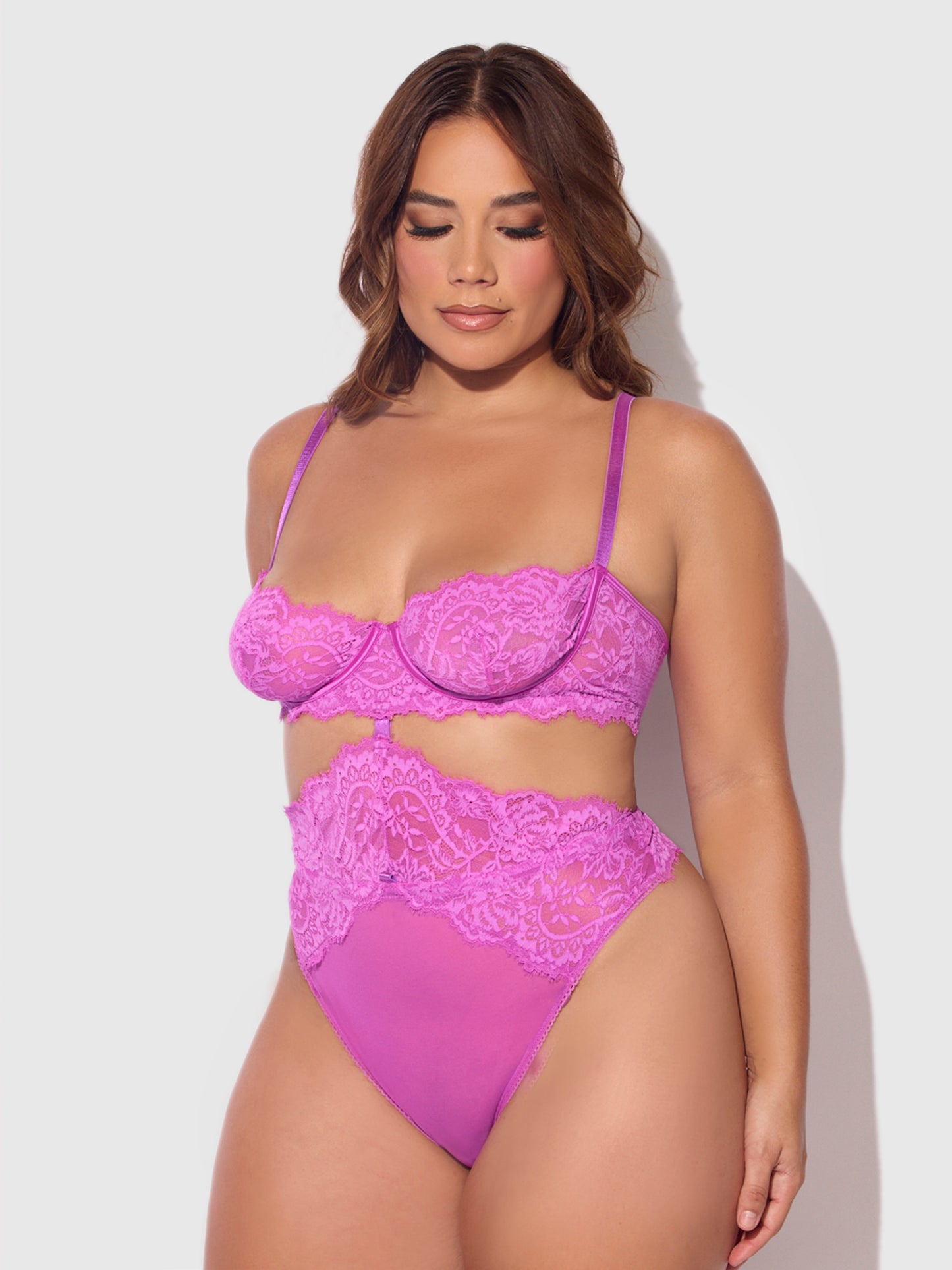 House of Desire Reanna Lace & Chain Handcuff Teddy Pink