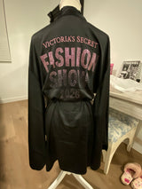 Victoria's Secret Fashion Show 2026 Rhinestone Satin Wide-Sleeve Robe Black