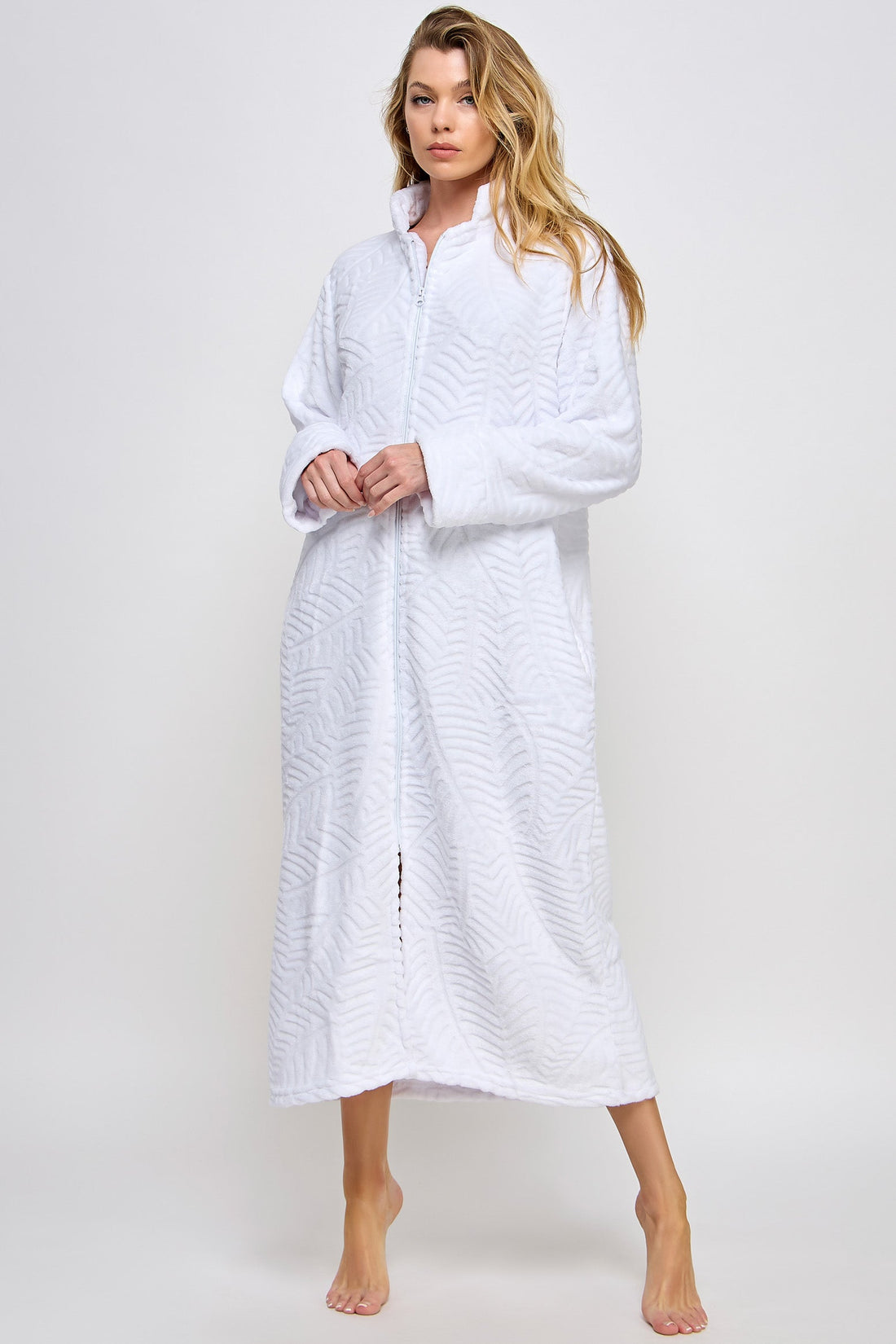BeWicked Sabrina Robe Zipper Front Closure Long Sleeve
